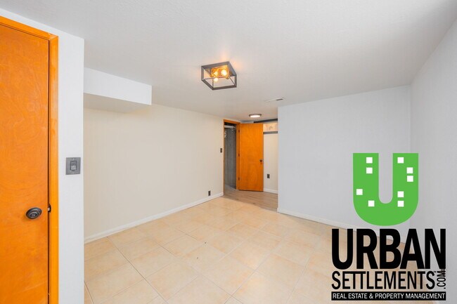 Photo - 3423 S Grand Blvd