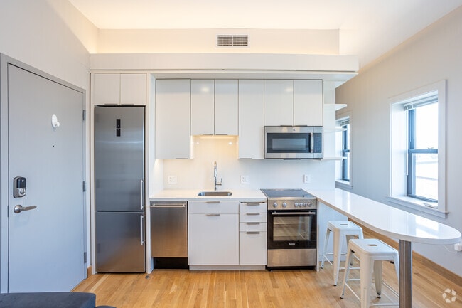 Interior Photo - 115 Mt Auburn (Fully Furnished) Rental