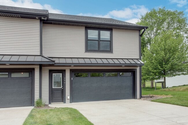 Photo - Spacious 2 Bed/2 Bath Condo in Prime Location Unit 298