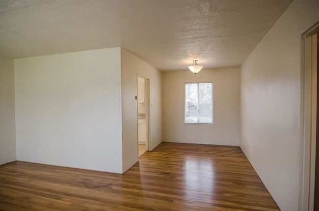 Photo - House in Great Sunnyvale Location w/Large Yard & Gardener