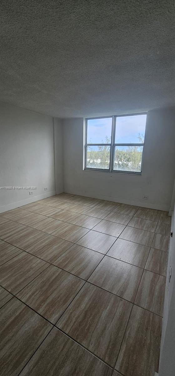 Photo - 3660 NE 166th St Unidad 503