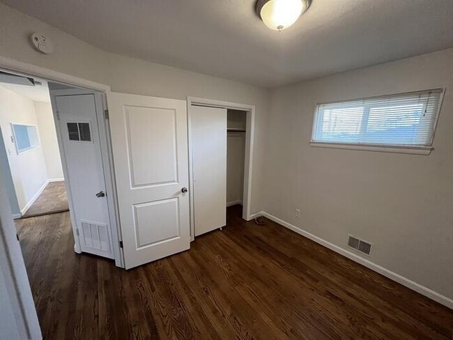 Photo - 100 S Kendall St