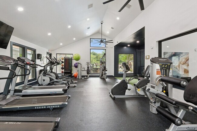 Gimnasio - Renata on Fredericksburg