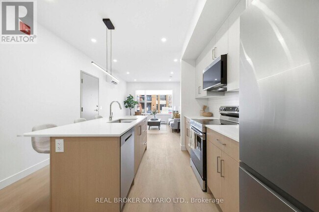 Photo - 184 Woodroffe Ave Unit 5