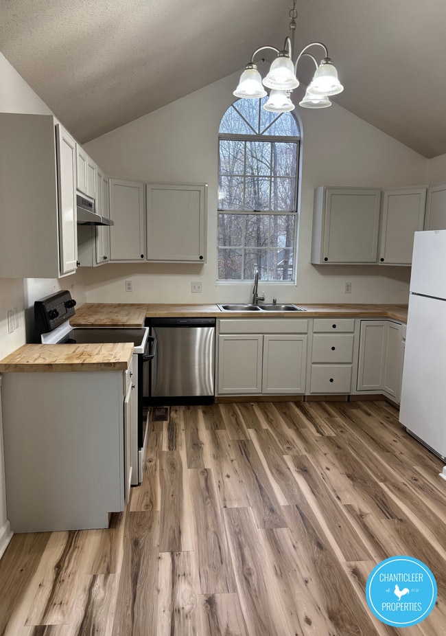 Photo - 326 Wilson St