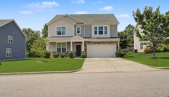 5-Bedroom Home w/ Fenced-in BackYard in Knightdale