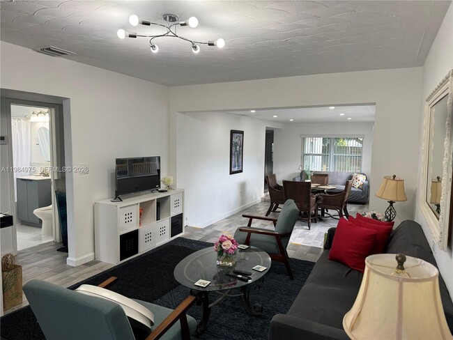 Photo - 2247 Jackson St