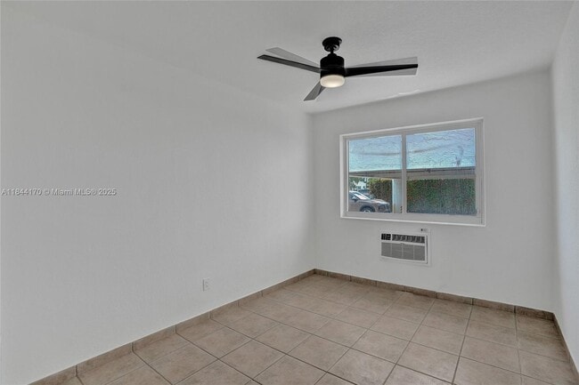 Photo - 2160 Bay Dr Unit 1-2