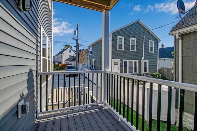 Photo - 140 Seymour, Lower St