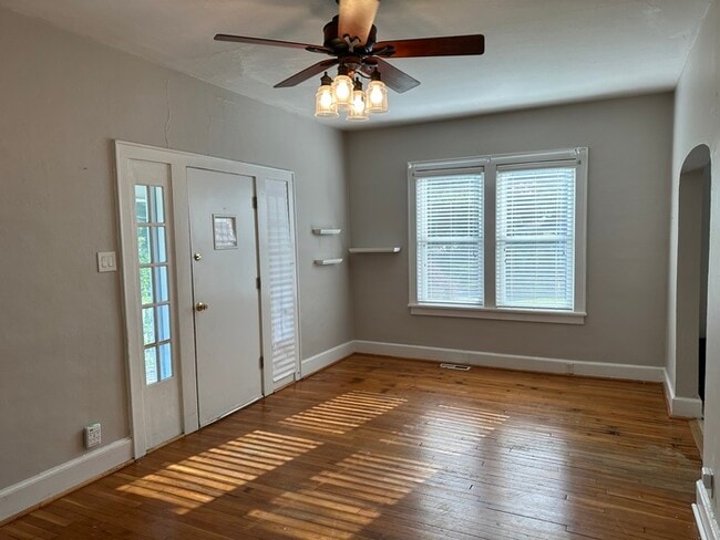 Photo - Charming Home 2 Bedroom 1 Bath Home In Krkwood, Mo.