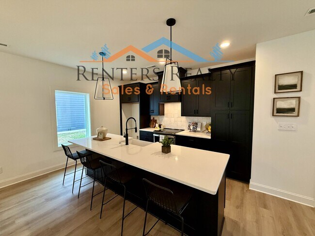 Photo - Stunning 2 Bedroom with Courtyard