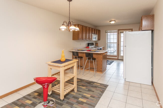 2BR, 2BA - 1,211SF