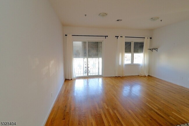 Photo - 47-49 Union Street Unit 1F Unit 1F