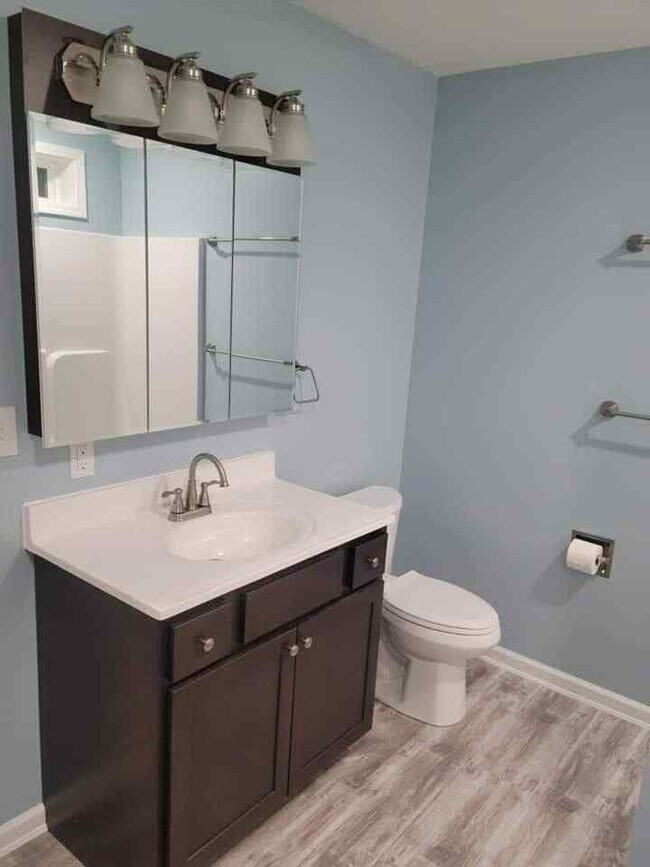 Photo - 407 E Center St