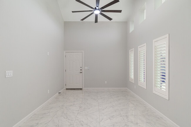 Photo - 1007 Hidden Hills St