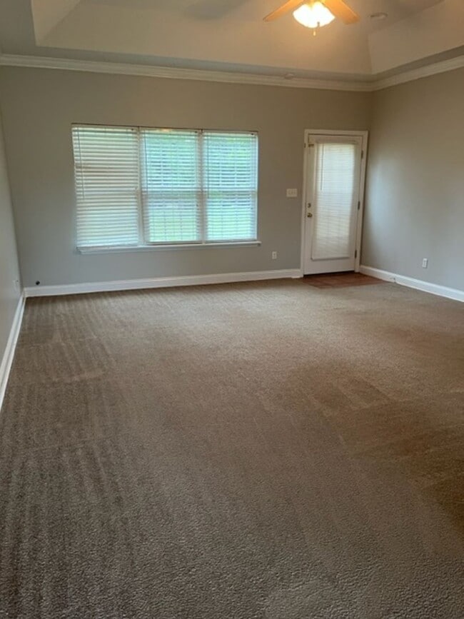 Photo - 112 Huntingdon Dr