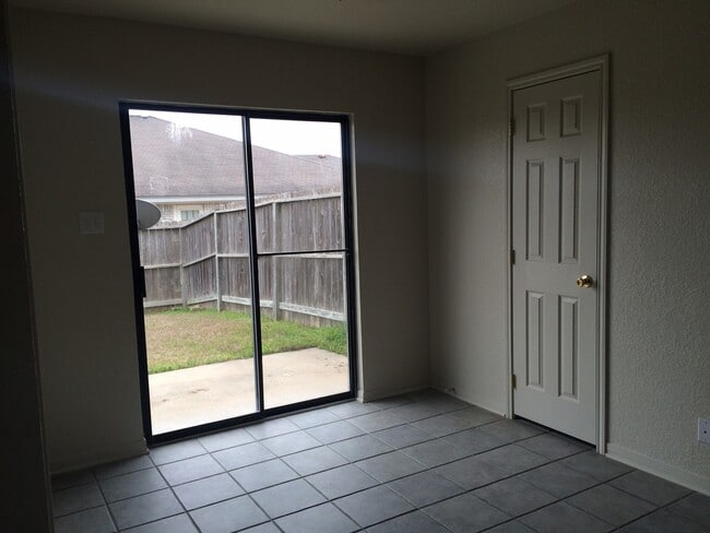 Photo - 5202 Daybreak Cir Unit A