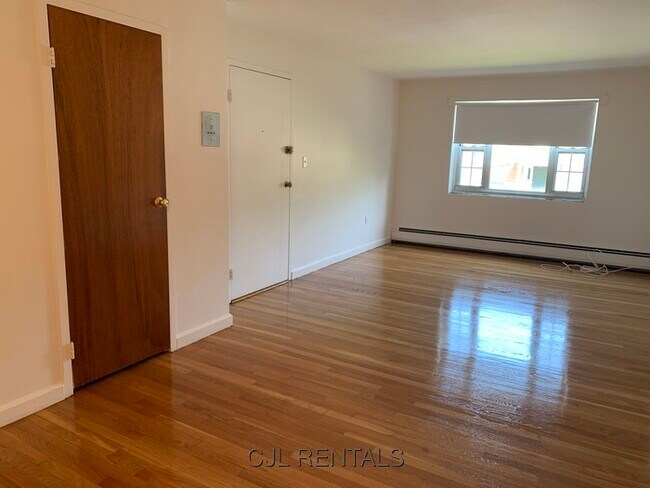 Photo - 6 Harris Cir Unit 9