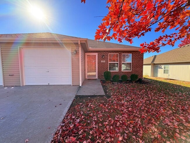 Building Photo - 118-122 SW Rock Garden St Unit 122 Rock Garden