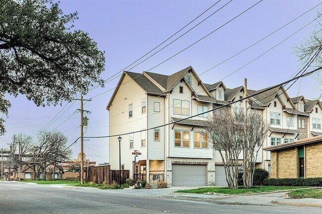Photo - 111 Sumac St