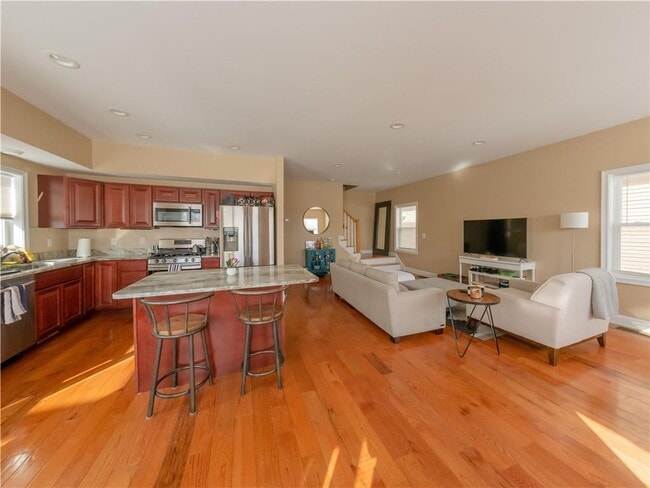 Photo - 74 Pitman St