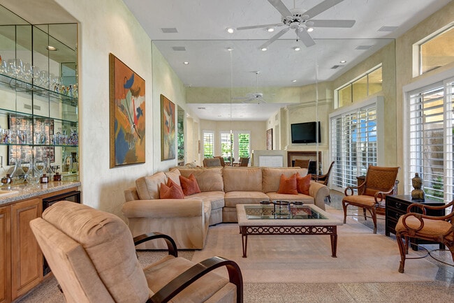 Photo - 383 Desert Holly Dr