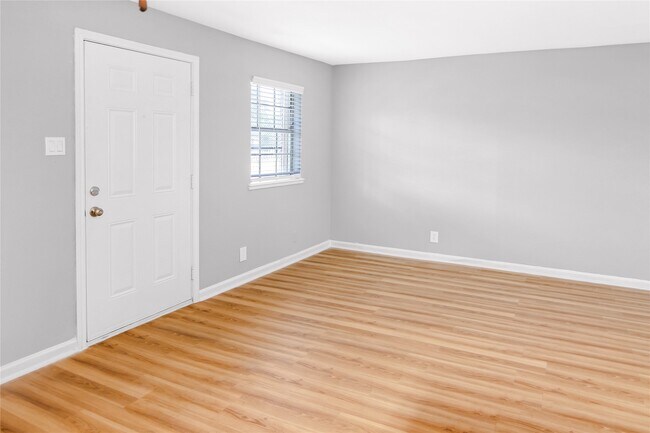 Photo - 211 W F St Unit 211