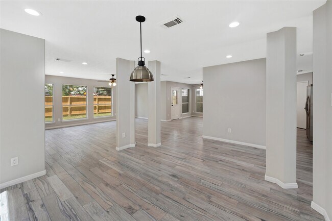 Photo - 3010 Palace Oaks Dr