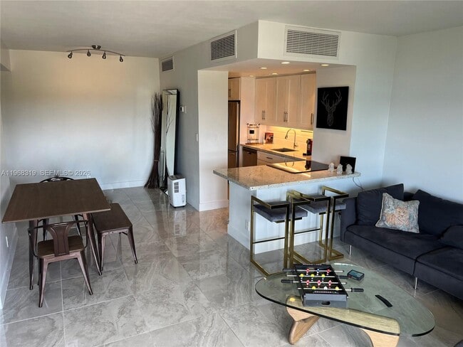 Building Photo - 880 NE 69th St Unit 5Q