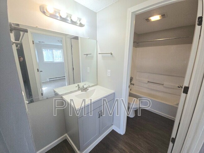 Photo - 2769 Wedge St