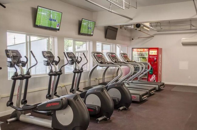 Photo - Cougar Ridge Apartments