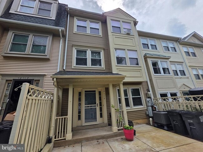 12119 Salemtown Dr