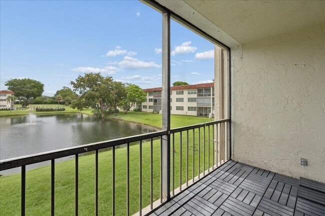 Photo - 800 S Hollybrook Dr Unit 205