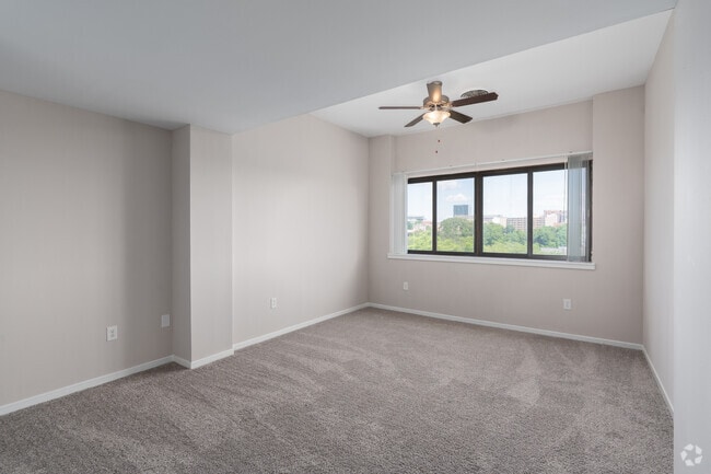 2BR, 1.5BA - 870SF - Living Room