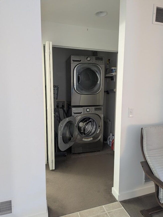 Photo - Bright and Spacious Condo for Rent in Downtown Verona