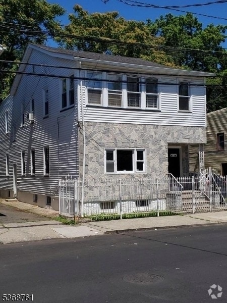 Building Photo - 61 Boylan St Rental
