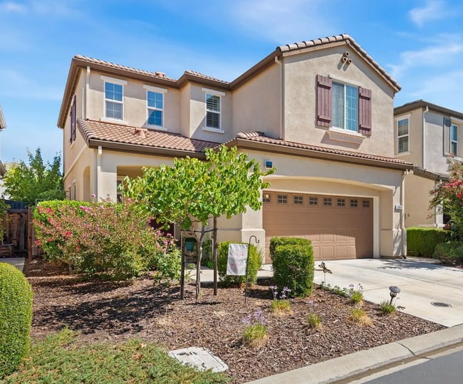 Building Photo - HOT Property!  Roseville 3/3 w/Oasis Backyard!  Please reference ad for viewings!