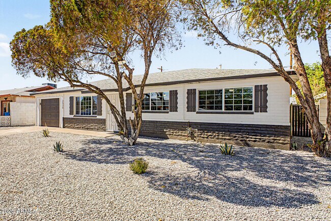 Photo - 2526 W Orchid Ln