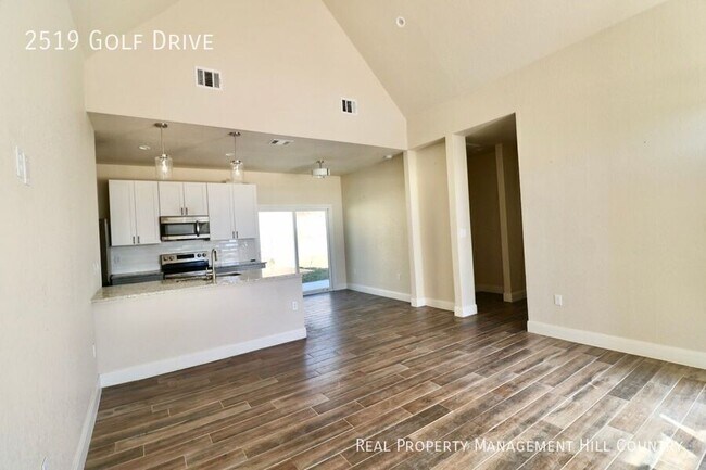 Photo - 2519 Golf Dr