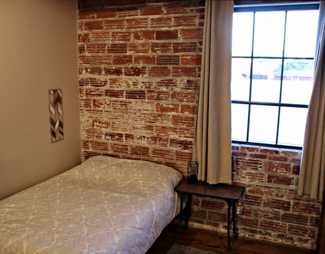 Photo - Winkler Place