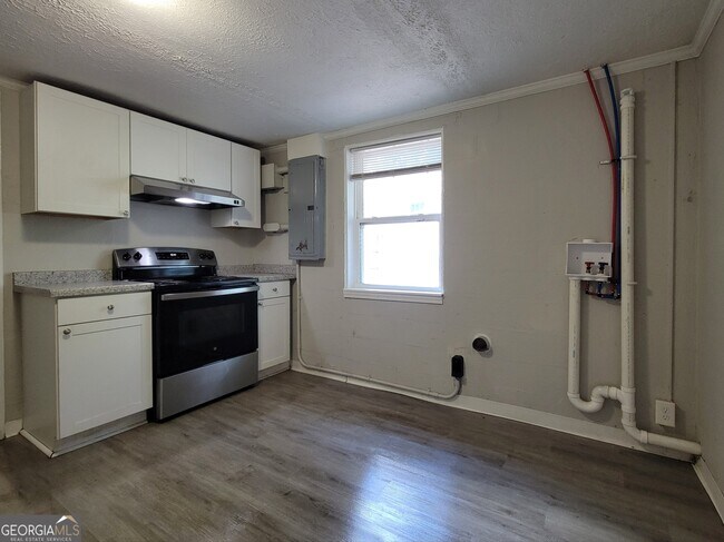 Photo - 238 W Oak St
