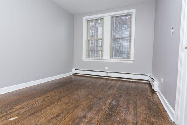 Building Photo - 2 bedroom in Chicago IL 60649 Unit 504