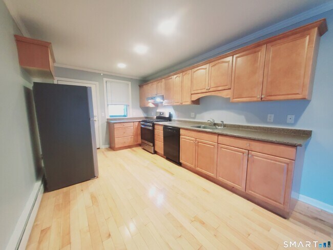 Photo - 211 Main St Unit 4