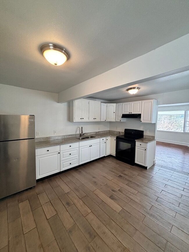 Photo - Cottage Minutes from Downtown and UT Campus!