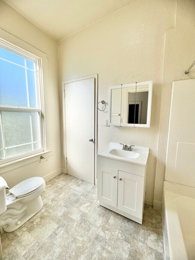 Photo - **Reserve NOW for Summer 2026** - 2 Bed, 1 Bath HOUSE with BONUS ROOM/Office