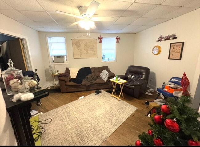 Photo - 611 W 12th St Unidad B