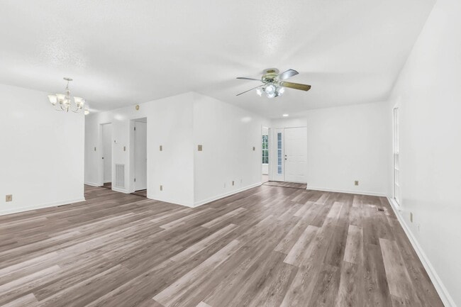 Photo - 522 Eysian Rd
