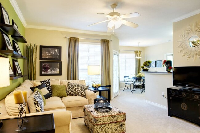 Photo - 11266 Taylor Draper Ln Unidad 0811
