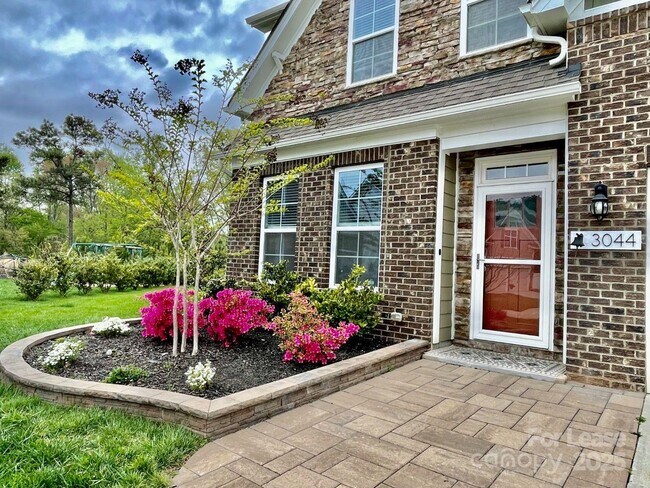 Photo - 3044 Spinner Ct