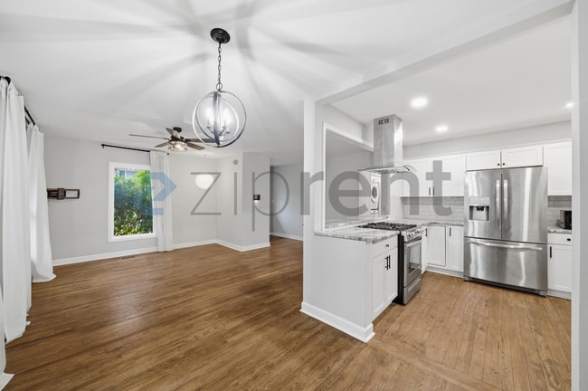 Photo - 1788 Broadwell St SW